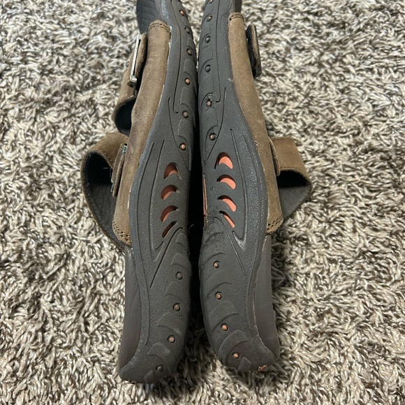 Woman's SKETCHERS Brown Adjustable Double Strap Slide Sandals Size 9. - Picture 8 of 10